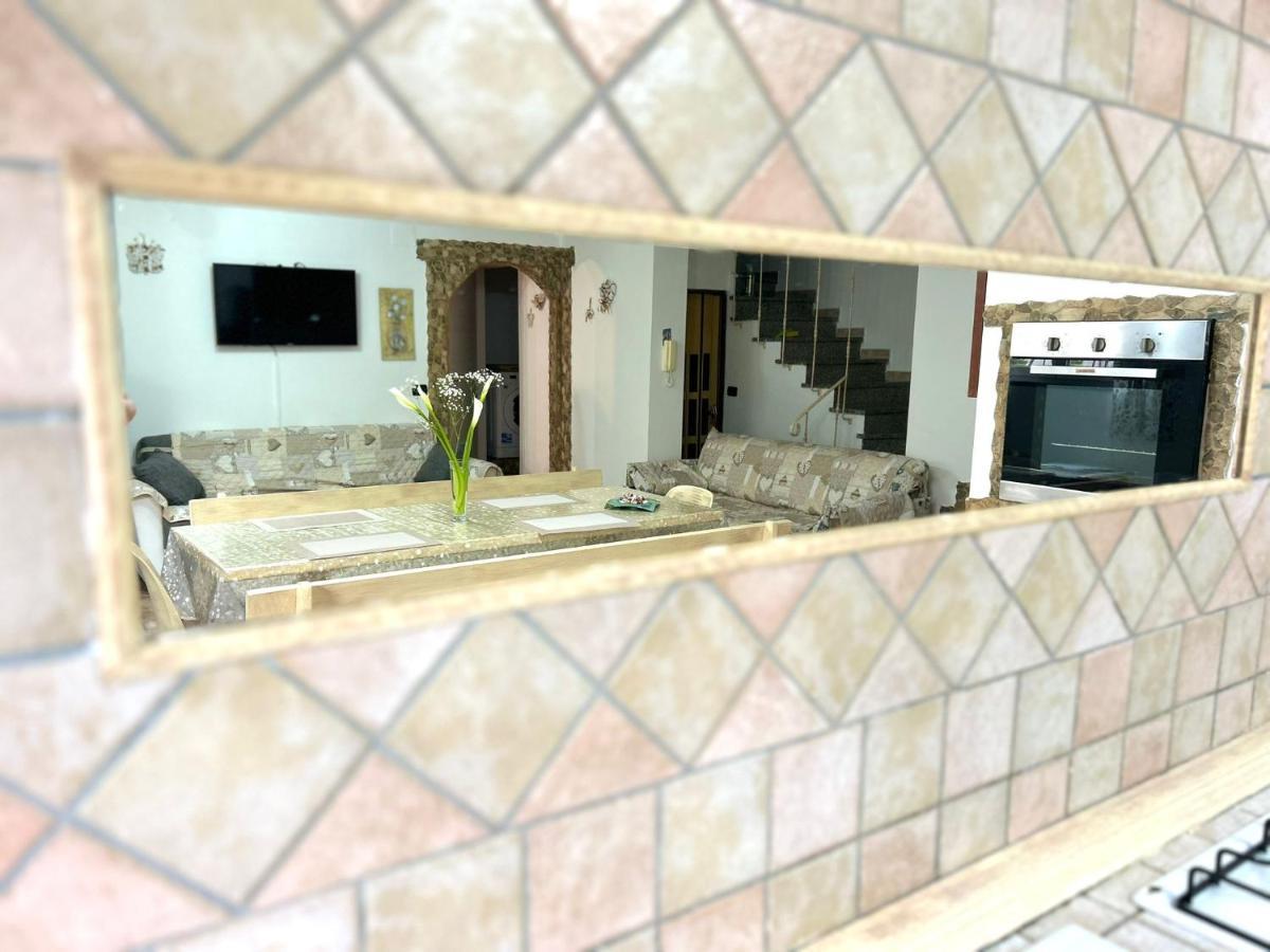 Maria Antonietta House Villa Porto Torres Buitenkant foto
